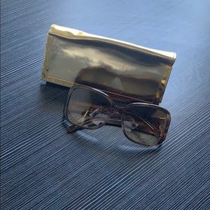 Tori Burch sunglasses tortoise shell with case